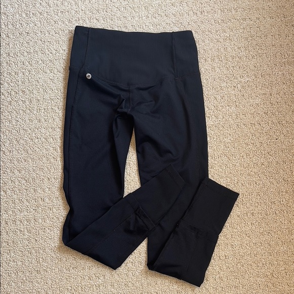 Black High-Waisted Leggings - Picture 2 of 7